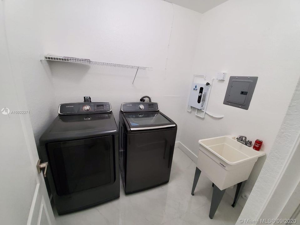 Недавно арендовано: $3,500 (4 спален, 3 ванн, 2766 Квадратных фут)