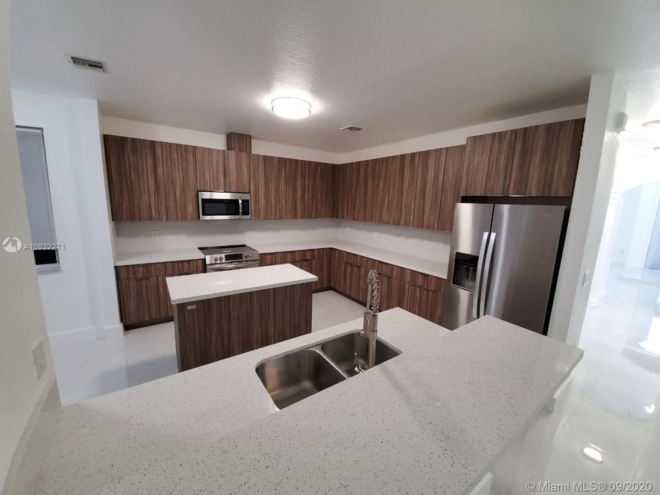 Недавно арендовано: $3,500 (4 спален, 3 ванн, 2766 Квадратных фут)