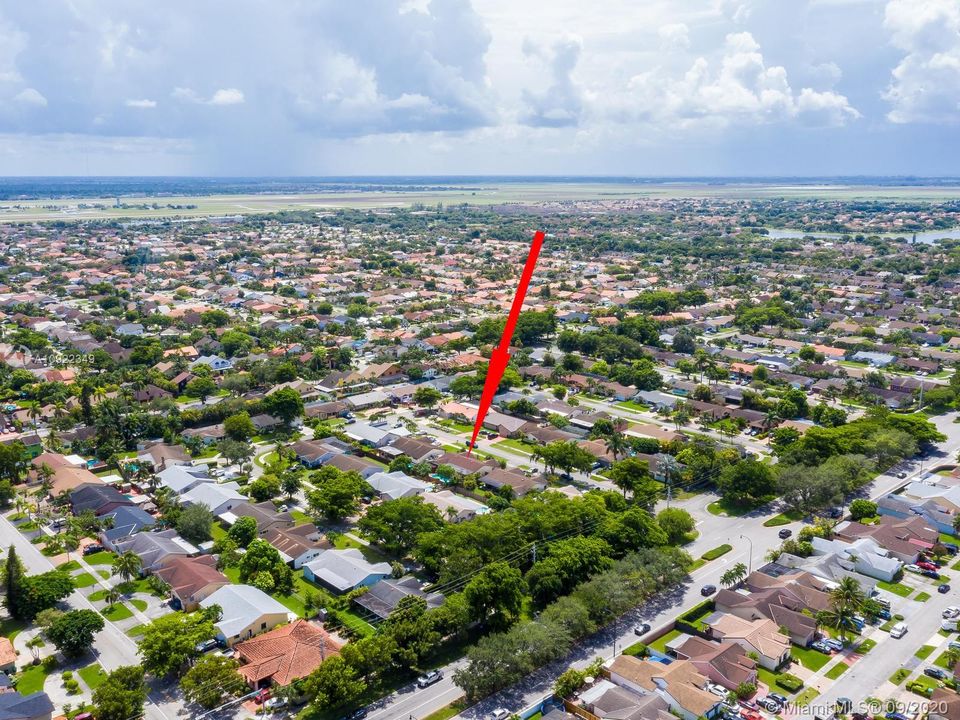 Vendido Recientemente: $410,000 (4 camas, 2 baños, 1919 Pies cuadrados)