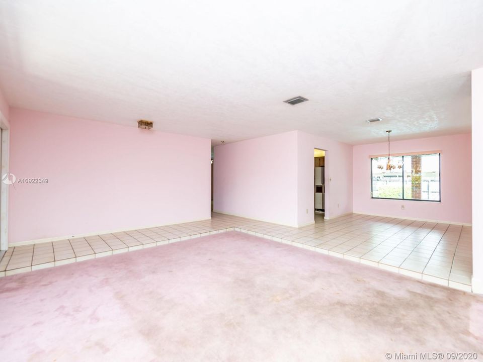 Vendido Recientemente: $410,000 (4 camas, 2 baños, 1919 Pies cuadrados)