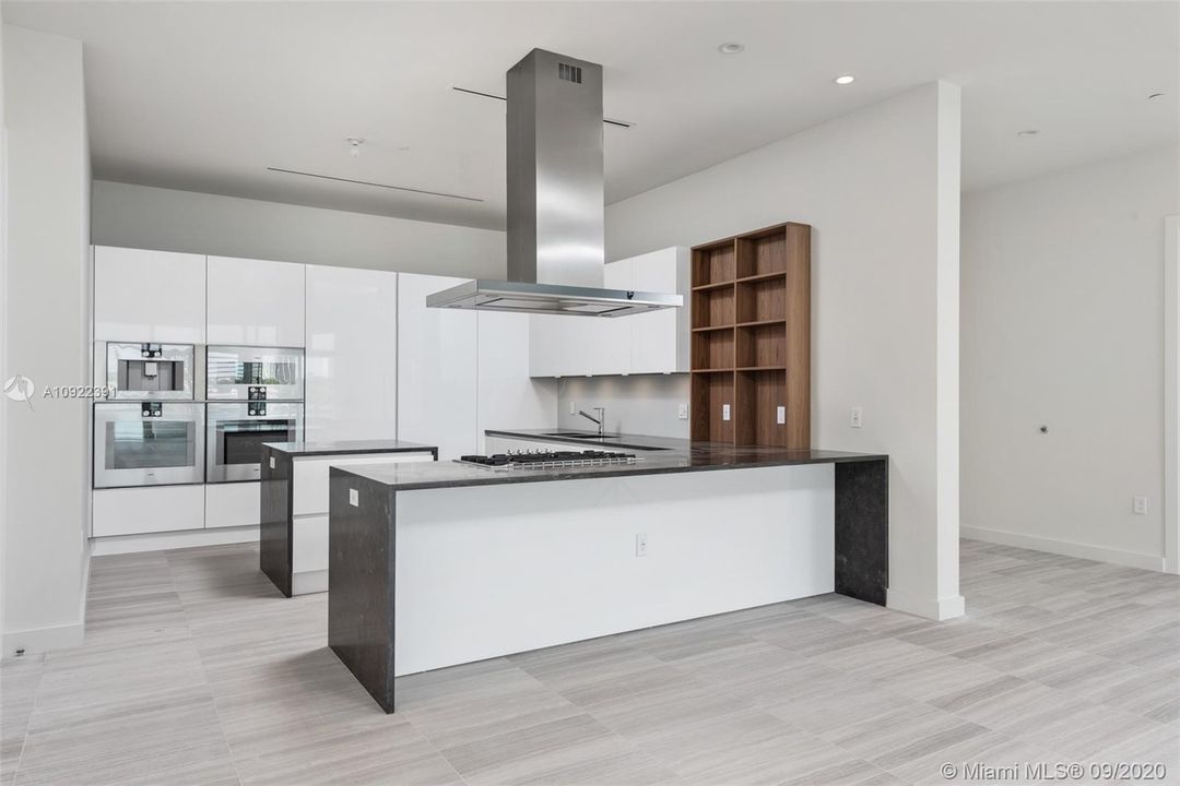 Recently Rented: $25,000 (3 beds, 4 baths, 3405 Square Feet)