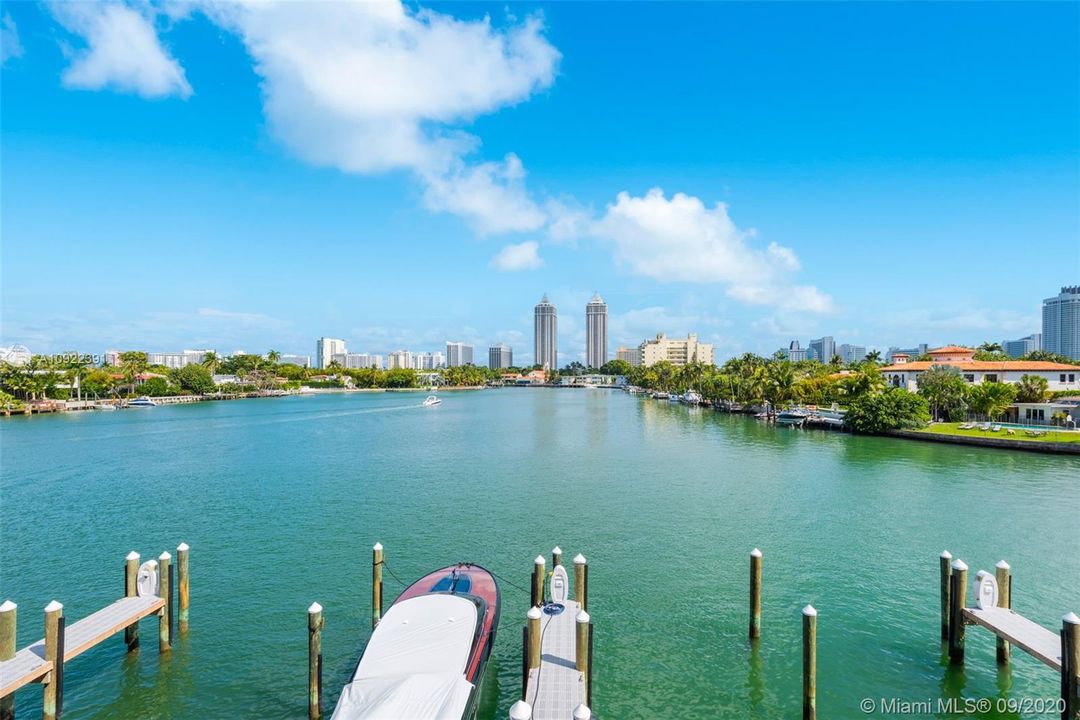 Recently Rented: $25,000 (3 beds, 4 baths, 3405 Square Feet)
