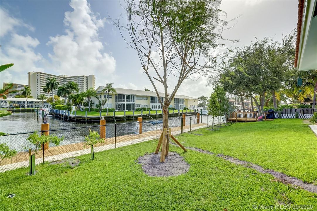 Vendido Recientemente: $1,249,000 (4 camas, 2 baños, 1927 Pies cuadrados)