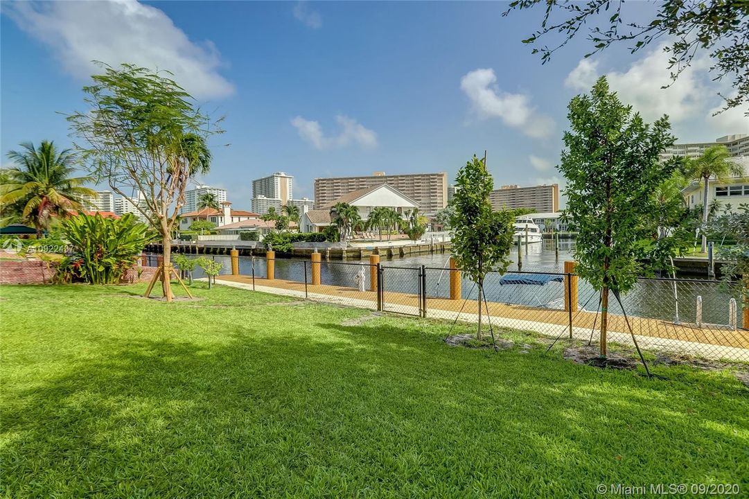 Vendido Recientemente: $1,249,000 (4 camas, 2 baños, 1927 Pies cuadrados)