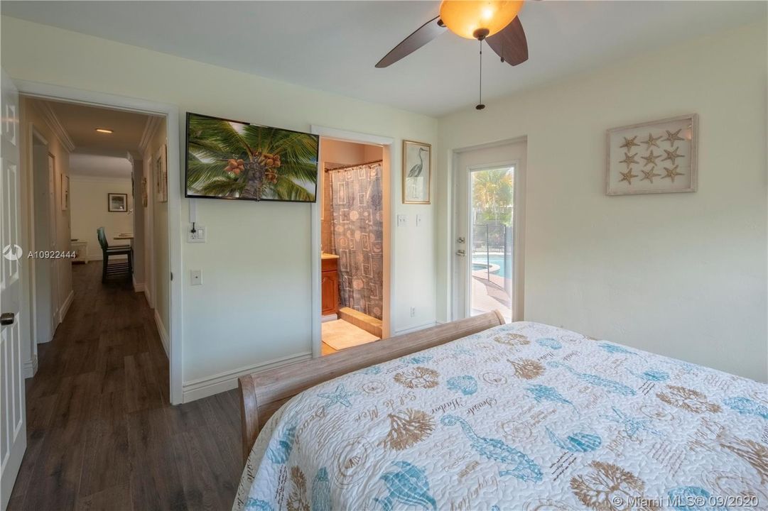 Recently Sold: $465,000 (3 beds, 2 baths, 1620 Square Feet)