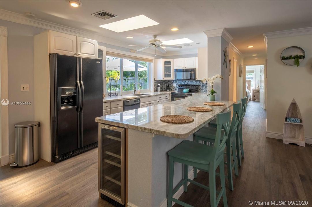 Recently Sold: $465,000 (3 beds, 2 baths, 1620 Square Feet)