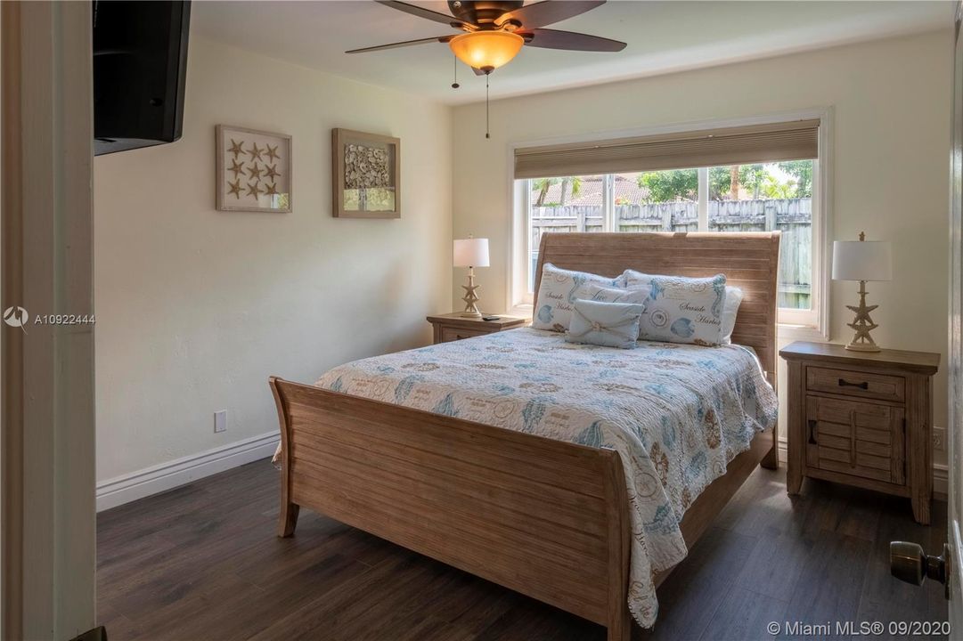 Recently Sold: $465,000 (3 beds, 2 baths, 1620 Square Feet)