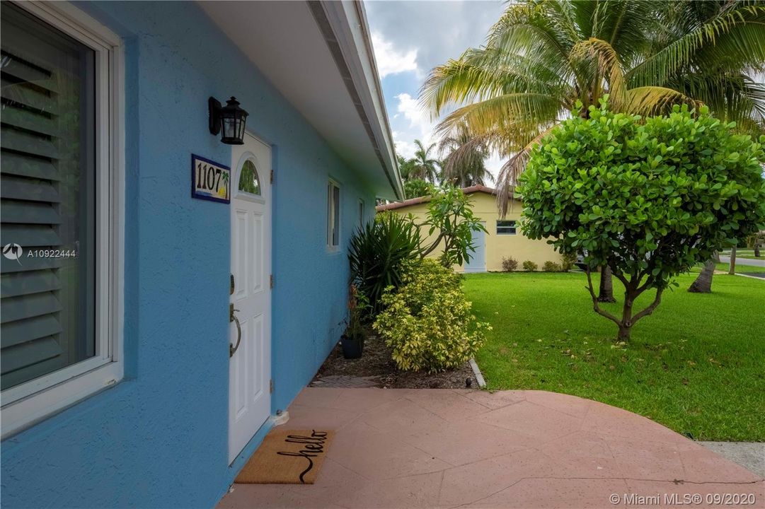 Recently Sold: $465,000 (3 beds, 2 baths, 1620 Square Feet)