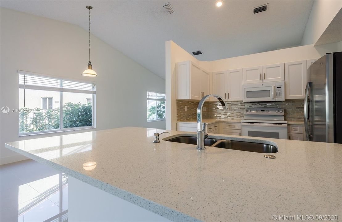 Recently Rented: $3,150 (3 beds, 2 baths, 1542 Square Feet)