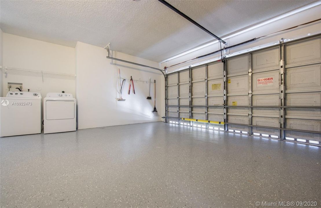 Recently Rented: $3,150 (3 beds, 2 baths, 1542 Square Feet)