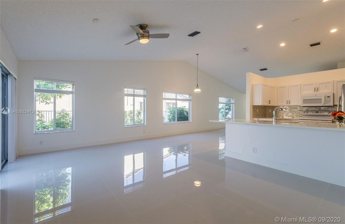 Recently Rented: $3,150 (3 beds, 2 baths, 1542 Square Feet)