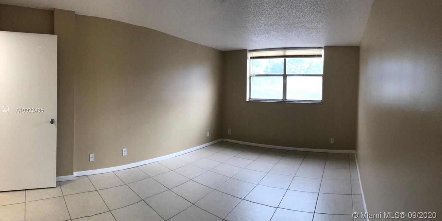 Recently Rented: $1,000 (1 beds, 1 baths, 845 Square Feet)