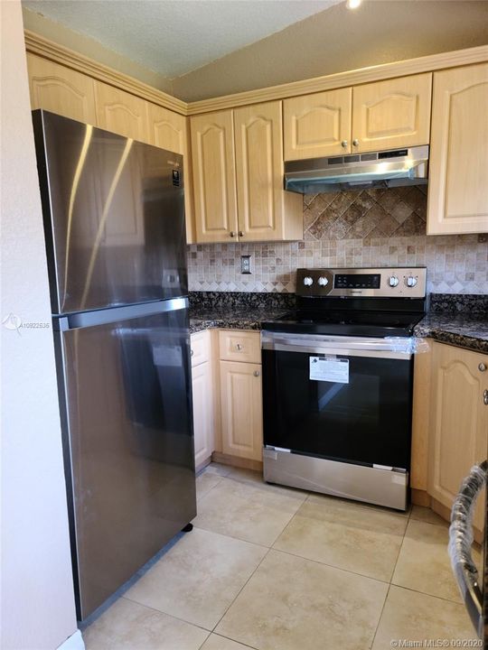 最近售出: $325,000 (3 贝兹, 2 浴室, 1345 平方英尺)