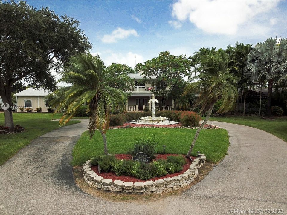 Recently Sold: $1,345,000 (3 beds, 5 baths, 3065 Square Feet)