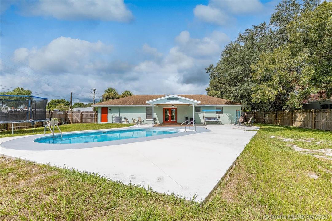 Vendido Recientemente: $210,000 (3 camas, 2 baños, 1300 Pies cuadrados)