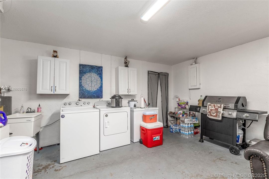 Vendido Recientemente: $210,000 (3 camas, 2 baños, 1300 Pies cuadrados)