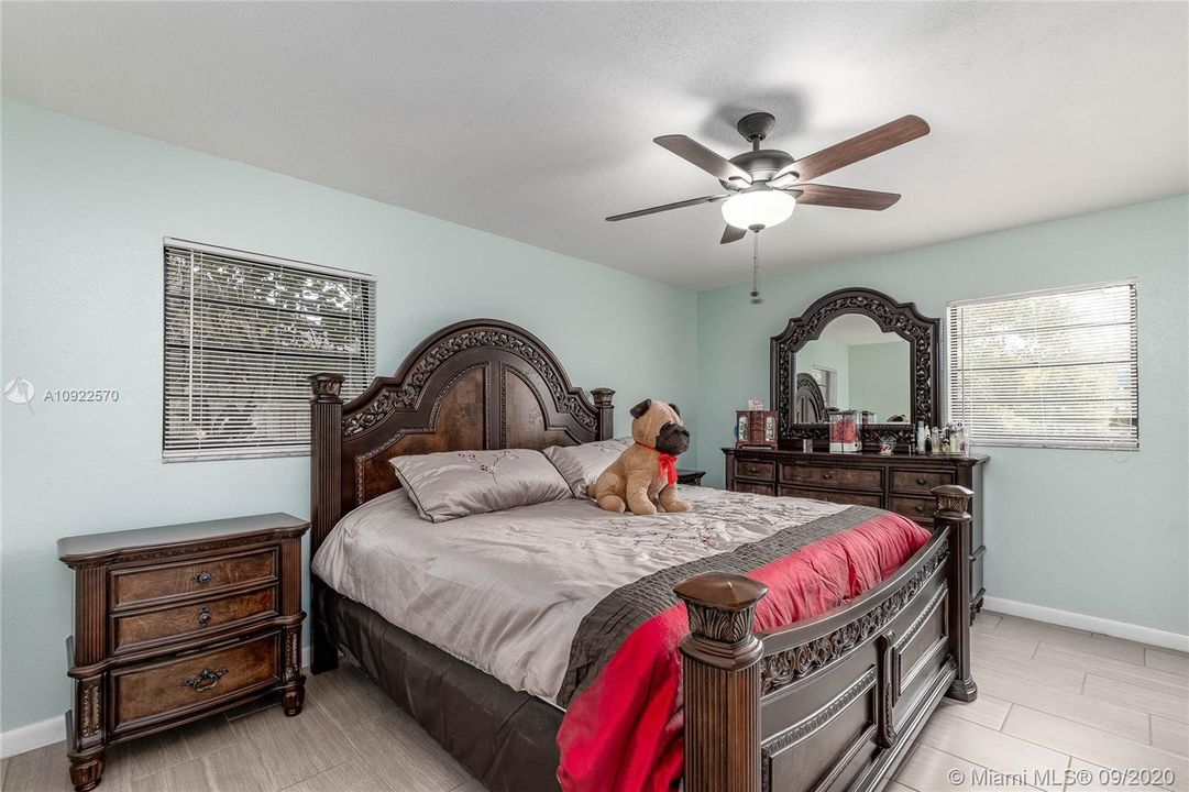 Vendido Recientemente: $210,000 (3 camas, 2 baños, 1300 Pies cuadrados)