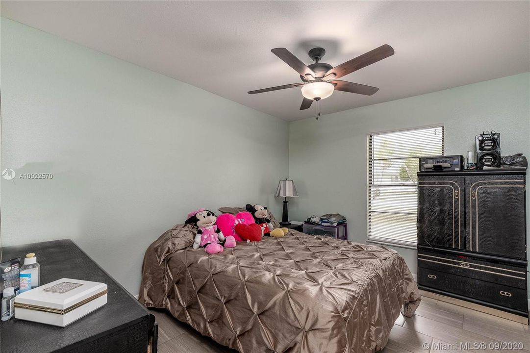 Vendido Recientemente: $210,000 (3 camas, 2 baños, 1300 Pies cuadrados)