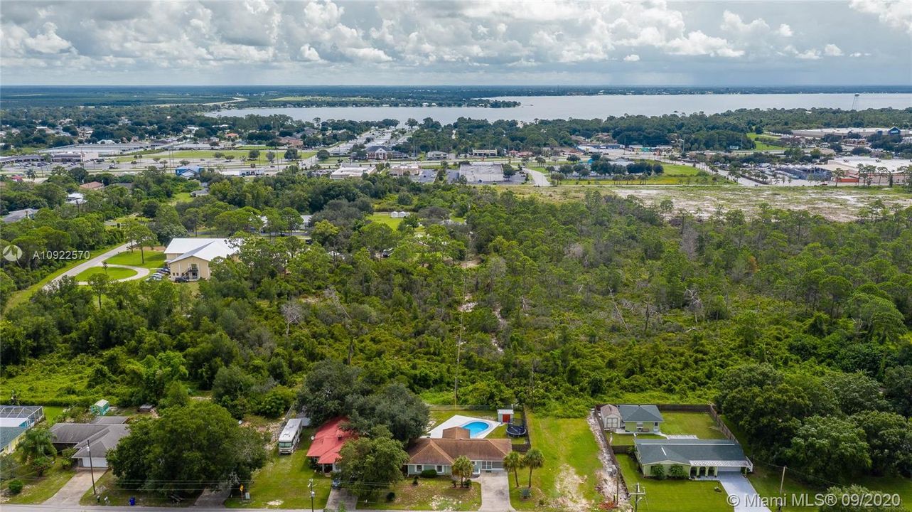 Vendido Recientemente: $210,000 (3 camas, 2 baños, 1300 Pies cuadrados)