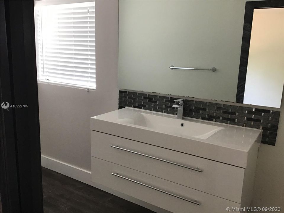 Recientemente alquilado: $3,200 (4 camas, 3 baños, 2218 Pies cuadrados)