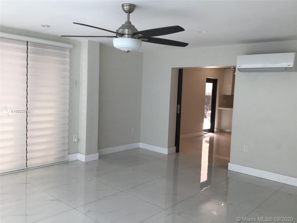 Recientemente alquilado: $3,200 (4 camas, 3 baños, 2218 Pies cuadrados)
