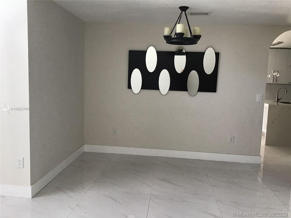 Recientemente alquilado: $3,200 (4 camas, 3 baños, 2218 Pies cuadrados)