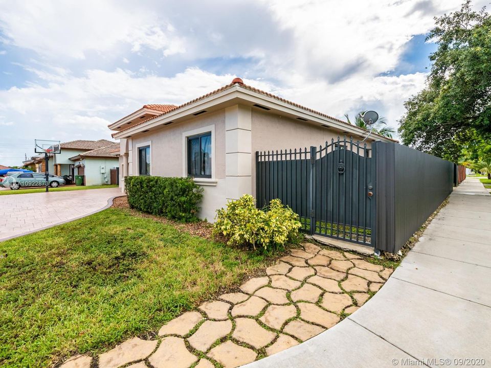 Vendido Recientemente: $525,000 (4 camas, 2 baños, 1874 Pies cuadrados)