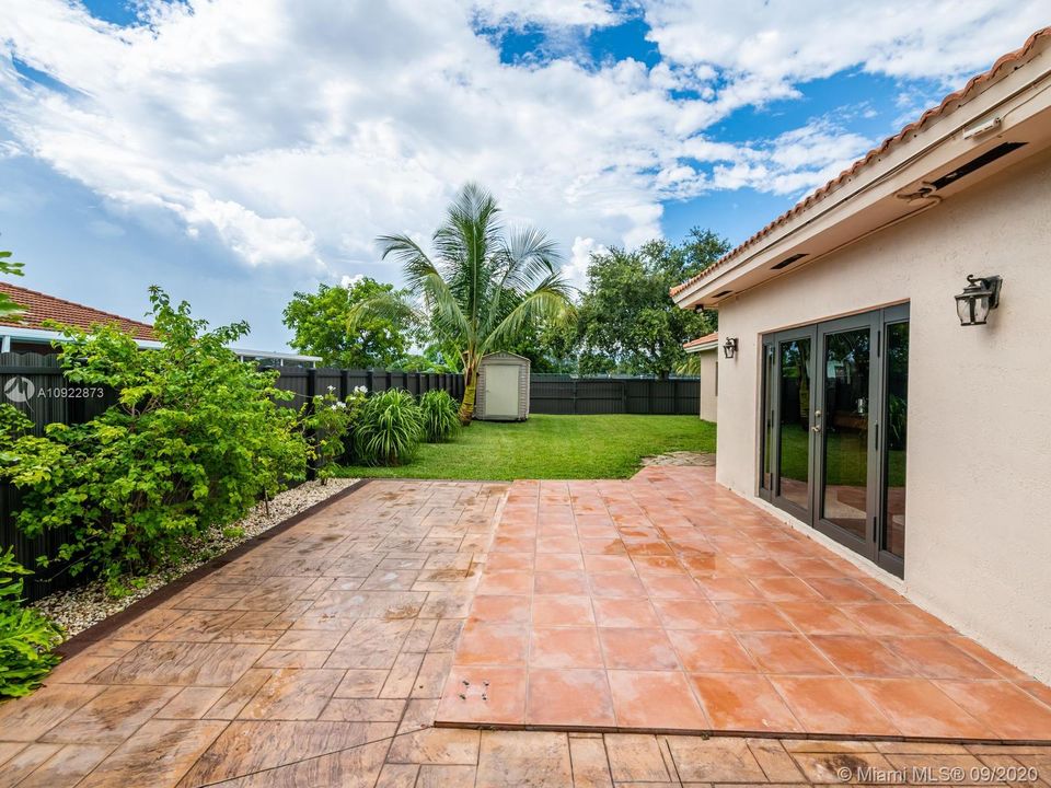 Vendido Recientemente: $525,000 (4 camas, 2 baños, 1874 Pies cuadrados)