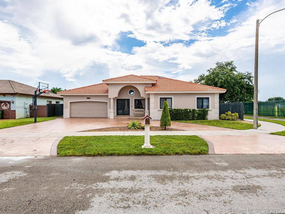 Vendido Recientemente: $525,000 (4 camas, 2 baños, 1874 Pies cuadrados)
