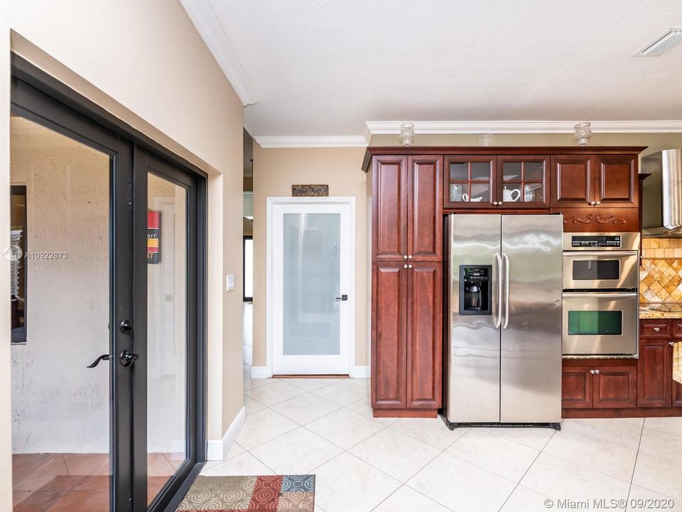 Vendido Recientemente: $525,000 (4 camas, 2 baños, 1874 Pies cuadrados)