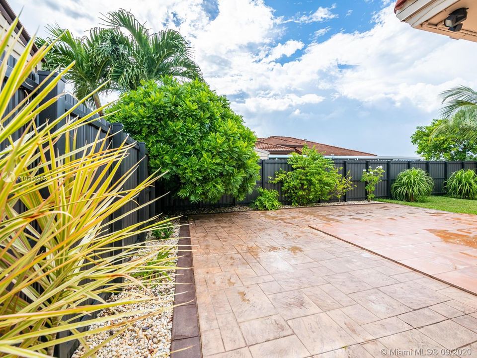 Vendido Recientemente: $525,000 (4 camas, 2 baños, 1874 Pies cuadrados)