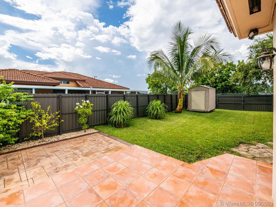 Vendido Recientemente: $525,000 (4 camas, 2 baños, 1874 Pies cuadrados)