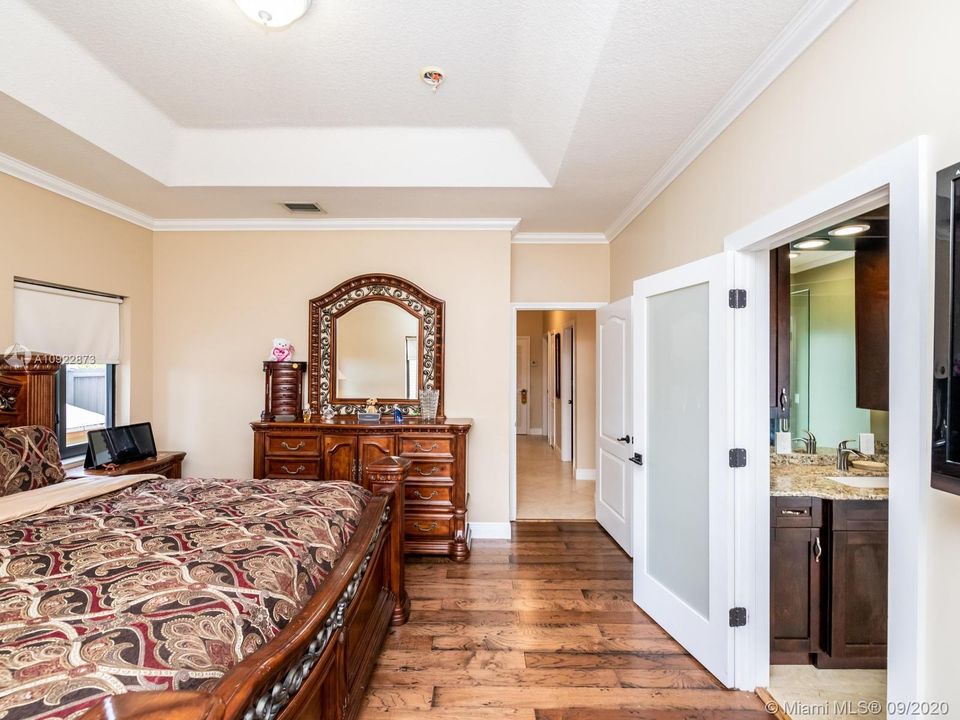 Vendido Recientemente: $525,000 (4 camas, 2 baños, 1874 Pies cuadrados)