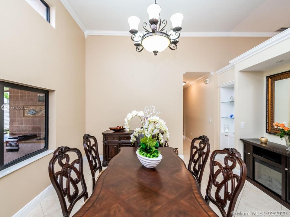 Vendido Recientemente: $525,000 (4 camas, 2 baños, 1874 Pies cuadrados)