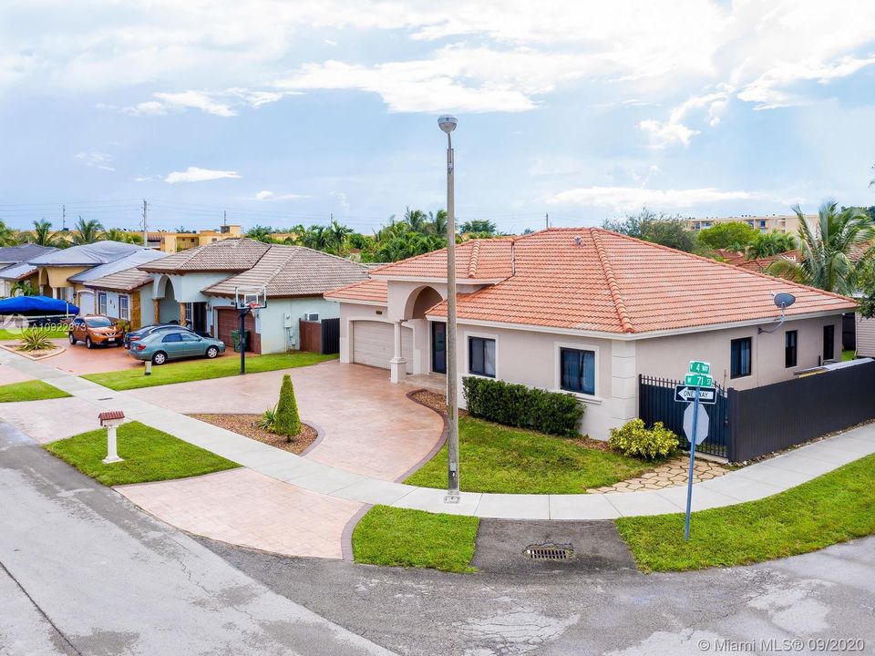 Vendido Recientemente: $525,000 (4 camas, 2 baños, 1874 Pies cuadrados)