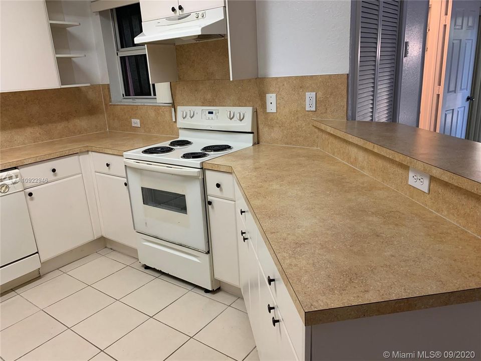 Vendido Recientemente: $171,000 (3 camas, 2 baños, 1600 Pies cuadrados)