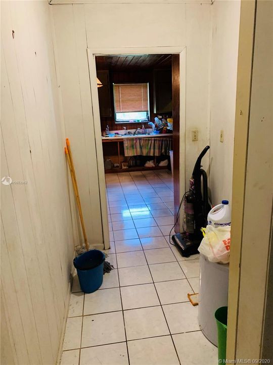 Vendido Recientemente: $270,000 (4 camas, 2 baños, 2040 Pies cuadrados)