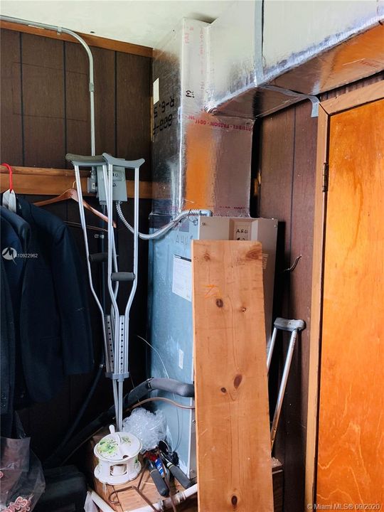 Vendido Recientemente: $270,000 (4 camas, 2 baños, 2040 Pies cuadrados)