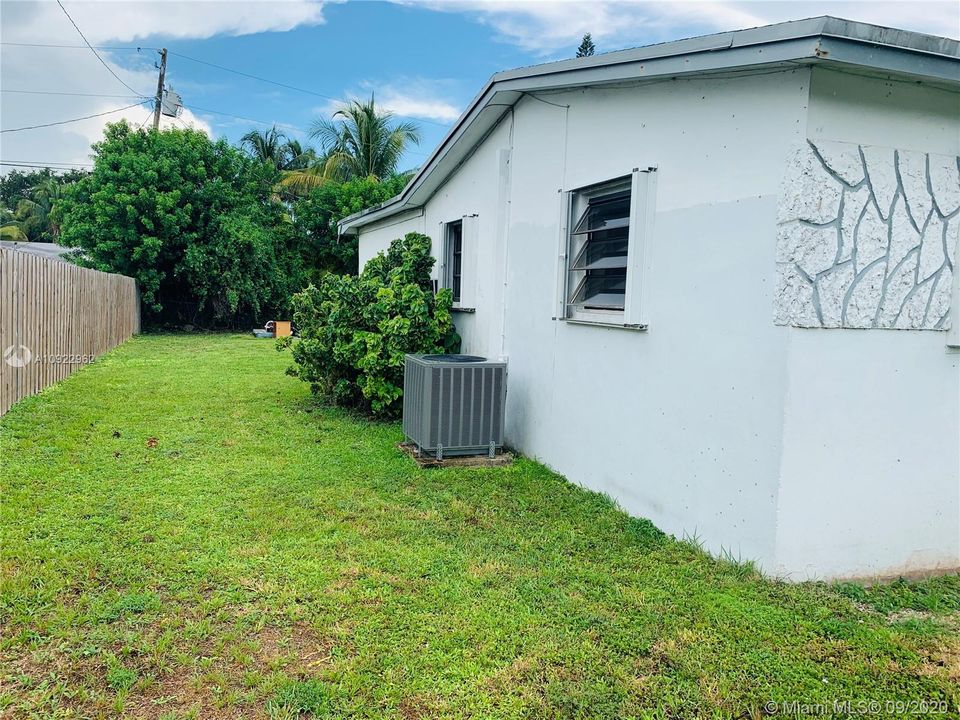 Vendido Recientemente: $270,000 (4 camas, 2 baños, 2040 Pies cuadrados)