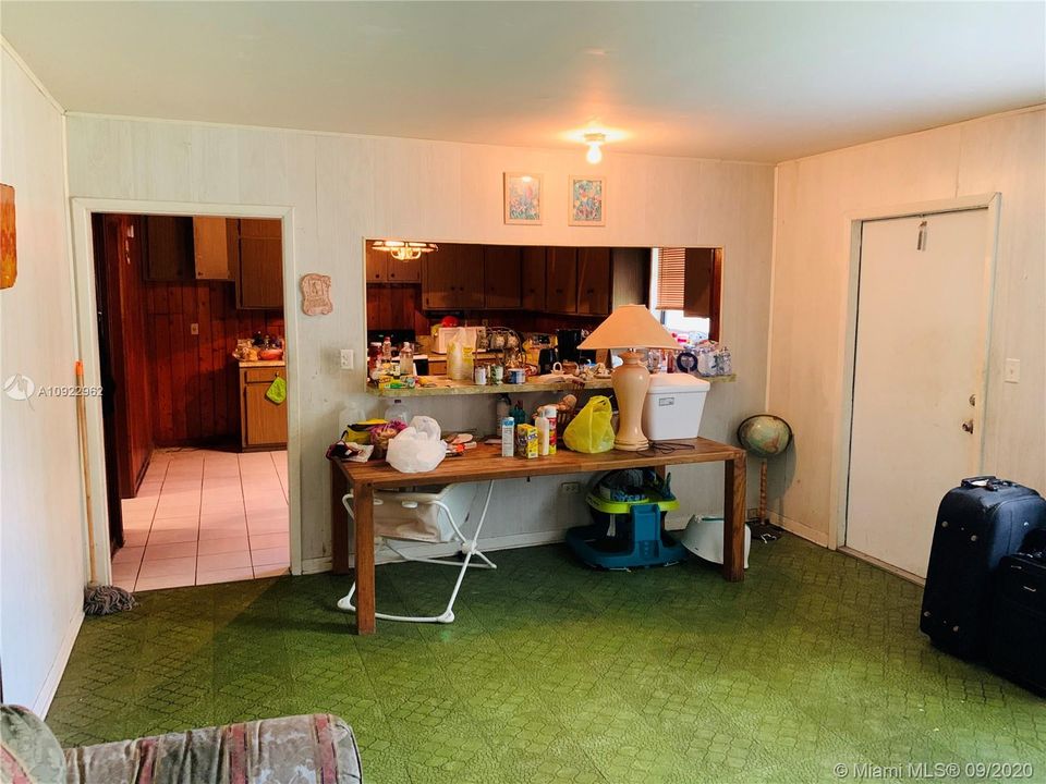 Vendido Recientemente: $270,000 (4 camas, 2 baños, 2040 Pies cuadrados)