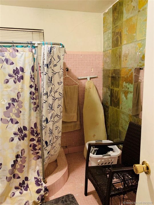Vendido Recientemente: $270,000 (4 camas, 2 baños, 2040 Pies cuadrados)
