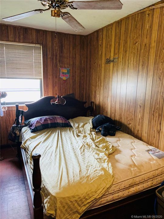 Vendido Recientemente: $270,000 (4 camas, 2 baños, 2040 Pies cuadrados)