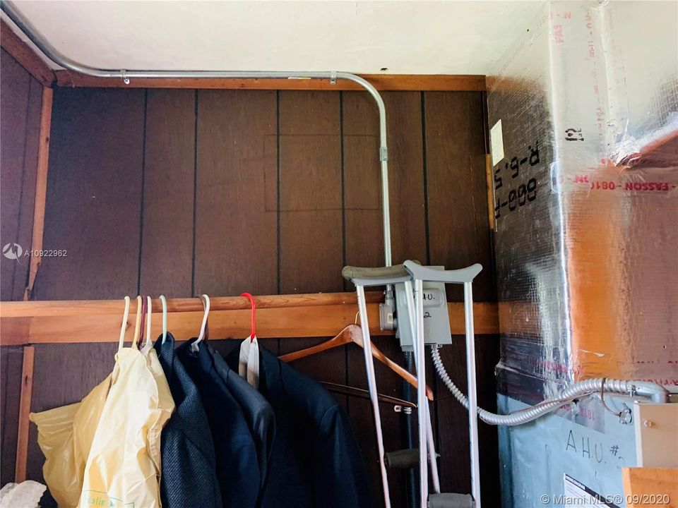 Vendido Recientemente: $270,000 (4 camas, 2 baños, 2040 Pies cuadrados)
