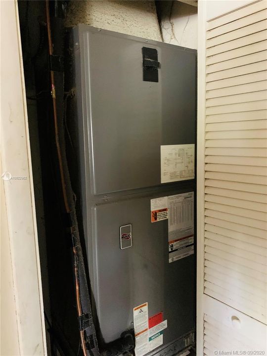 Vendido Recientemente: $270,000 (4 camas, 2 baños, 2040 Pies cuadrados)