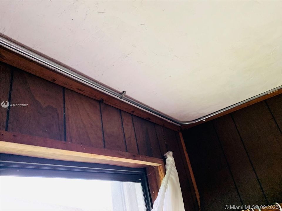 Vendido Recientemente: $270,000 (4 camas, 2 baños, 2040 Pies cuadrados)