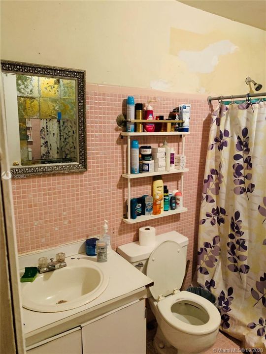 Vendido Recientemente: $270,000 (4 camas, 2 baños, 2040 Pies cuadrados)