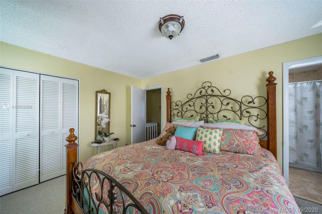 Vendido Recientemente: $225,000 (3 camas, 2 baños, 1178 Pies cuadrados)
