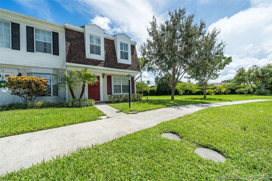 Vendido Recientemente: $225,000 (3 camas, 2 baños, 1178 Pies cuadrados)
