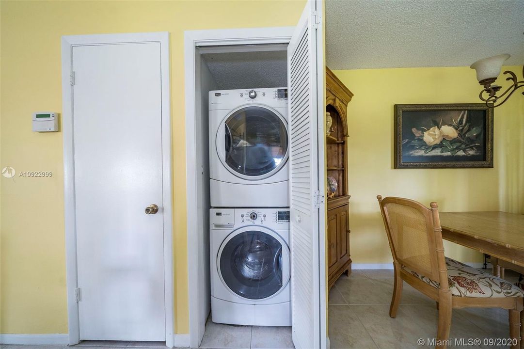 Vendido Recientemente: $225,000 (3 camas, 2 baños, 1178 Pies cuadrados)