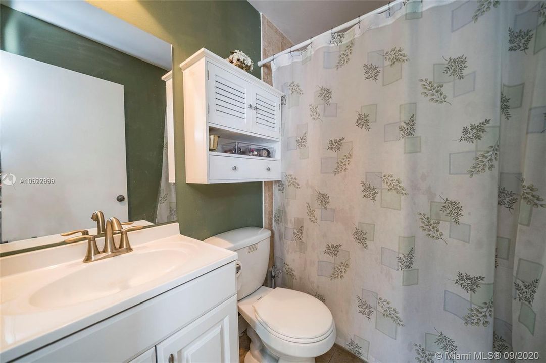 Vendido Recientemente: $225,000 (3 camas, 2 baños, 1178 Pies cuadrados)